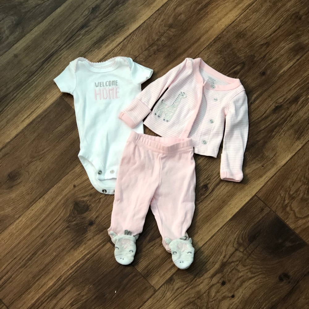 Baby coming home outfit